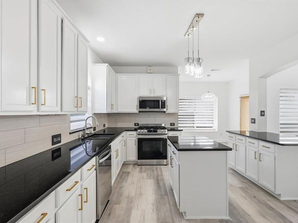 3528  Eisenhower Street , Carrollton Texas 75007