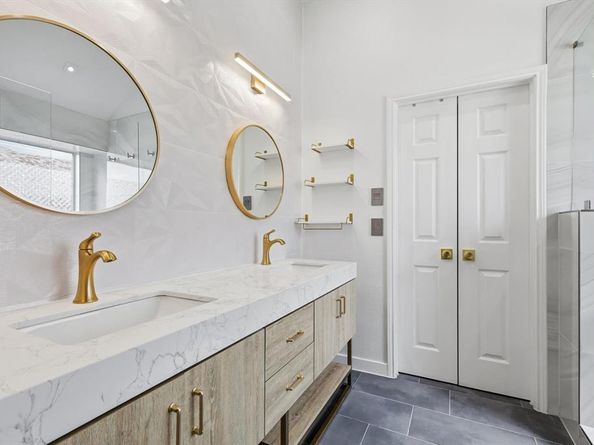 3528  Eisenhower Street , Carrollton Texas 75007