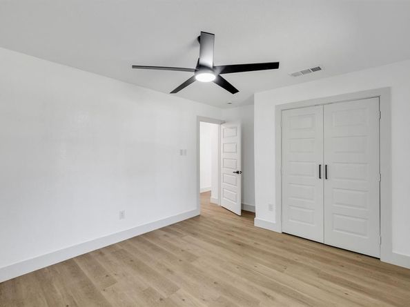 1614 E Red Bird Lane , Dallas Texas 75241