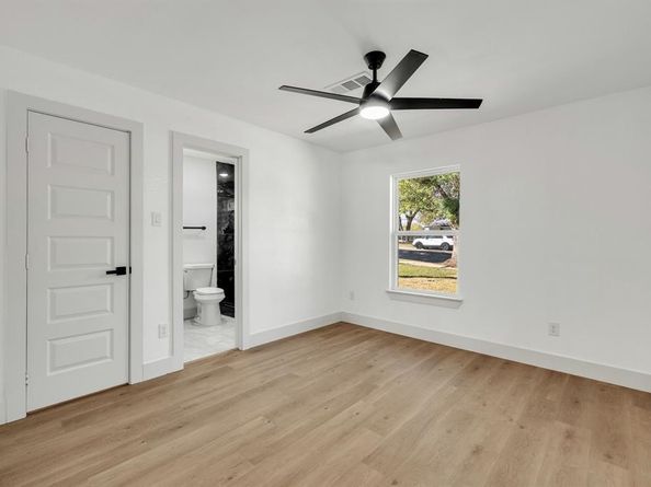 1614 E Red Bird Lane , Dallas Texas 75241