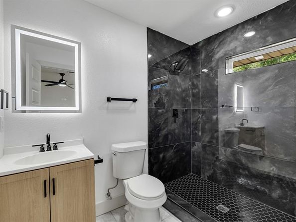 1614 E Red Bird Lane , Dallas Texas 75241