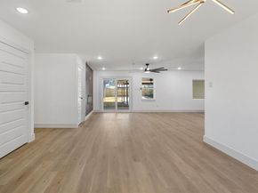 1614 E Red Bird Lane , Dallas Texas 75241