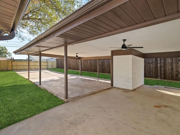 1614 E Red Bird Lane , Dallas Texas 75241