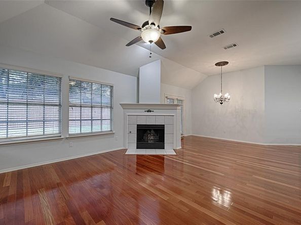 10106  Green Court , Irving Texas 75063