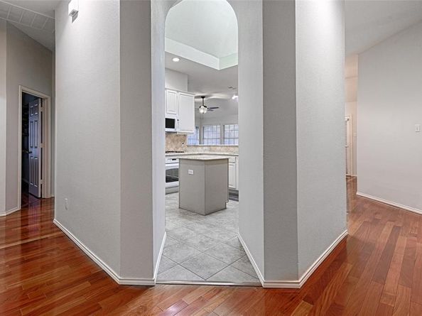 10106  Green Court , Irving Texas 75063