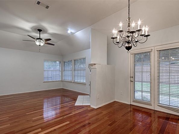 10106  Green Court , Irving Texas 75063