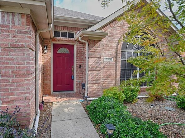 10106  Green Court , Irving Texas 75063