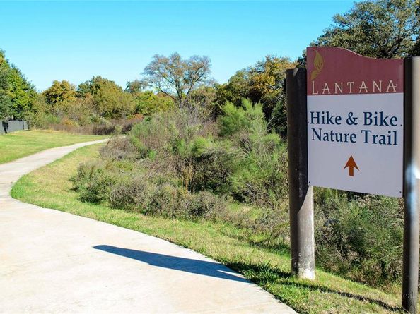 1113  Grant Avenue , Lantana Texas 76226