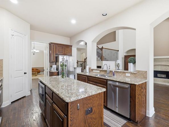 1113  Grant Avenue , Lantana Texas 76226