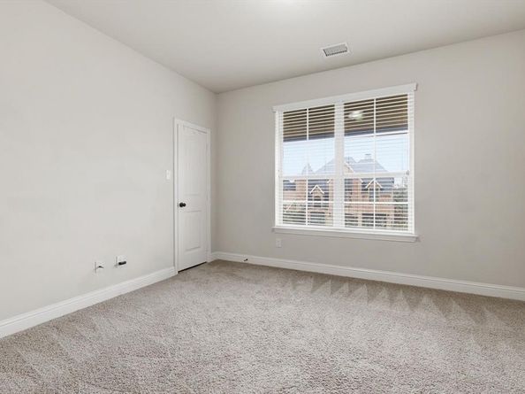 1113  Grant Avenue , Lantana Texas 76226