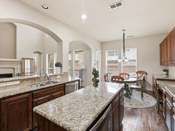 1113  Grant Avenue , Lantana Texas 76226