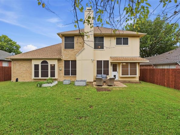 924  Rio Vista Lane , Arlington Texas 76017