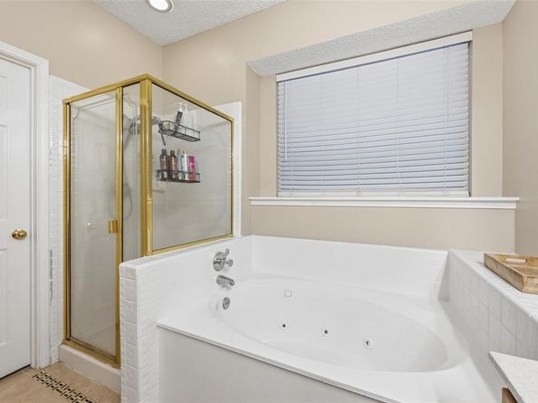 924  Rio Vista Lane , Arlington Texas 76017