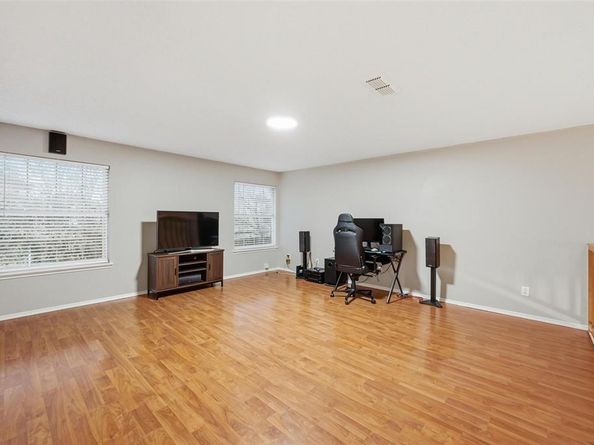 924  Rio Vista Lane , Arlington Texas 76017