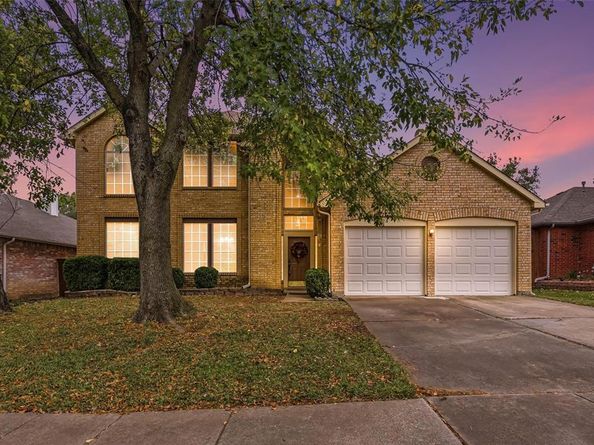 924  Rio Vista Lane , Arlington Texas 76017
