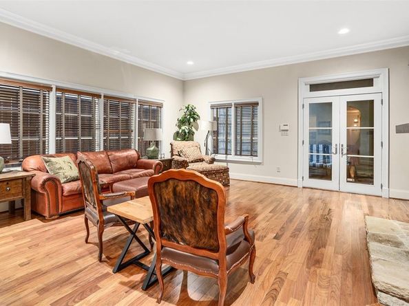 3637  Crestline Road , Fort Worth Texas 76107