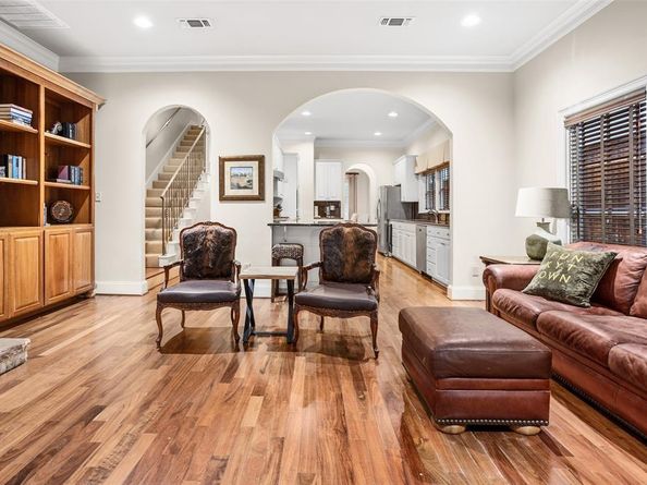 3637  Crestline Road , Fort Worth Texas 76107