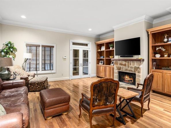 3637  Crestline Road , Fort Worth Texas 76107