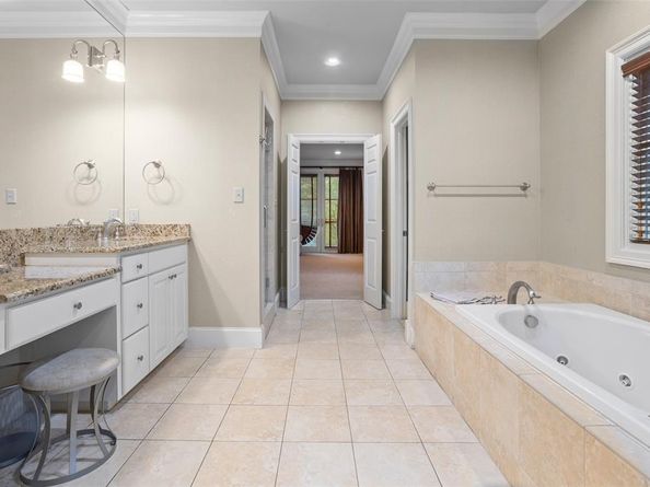 3637  Crestline Road , Fort Worth Texas 76107