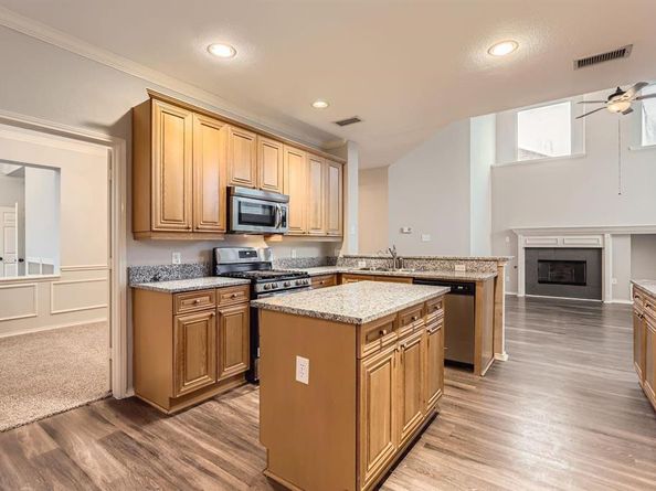 1105  Shores Boulevard , Rockwall Texas 75087