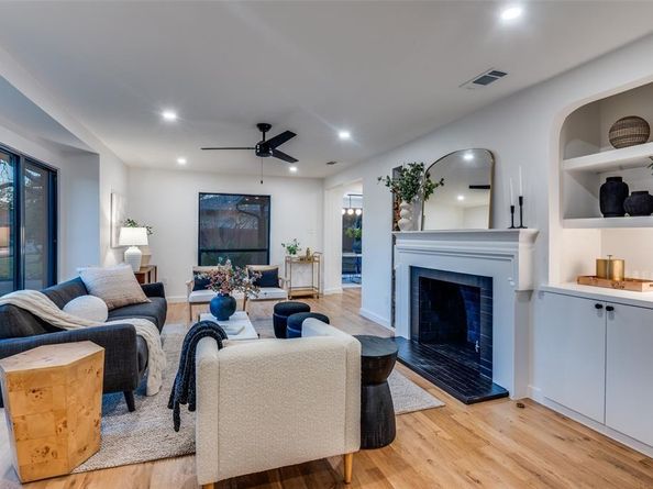 514  Aqua Drive , Dallas Texas 75218