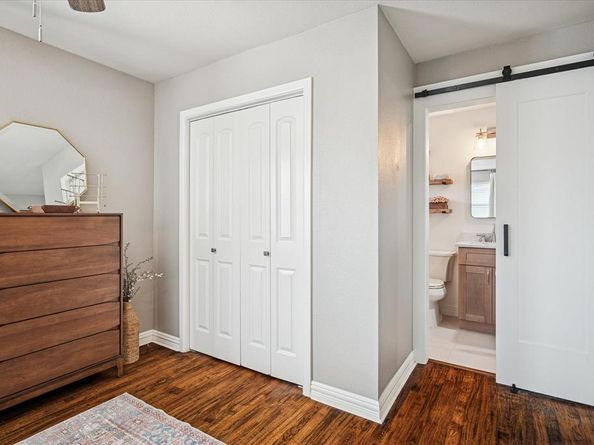 821  Peavy Road , Dallas Texas 75218