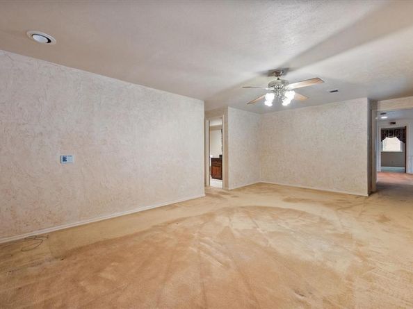 905  Live Oak Lane , Arlington Texas 76012