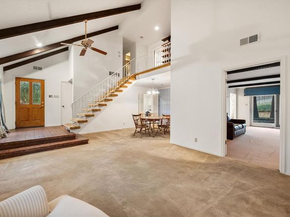 905  Live Oak Lane , Arlington Texas 76012