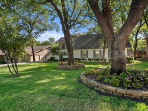 905  Live Oak Lane , Arlington Texas 76012