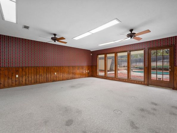 905  Live Oak Lane , Arlington Texas 76012