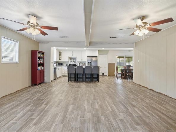 3904  Lakewood Drive , Lake Worth Texas 76135