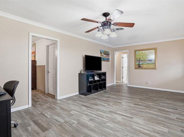 3904  Lakewood Drive , Lake Worth Texas 76135