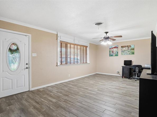 3904  Lakewood Drive , Lake Worth Texas 76135