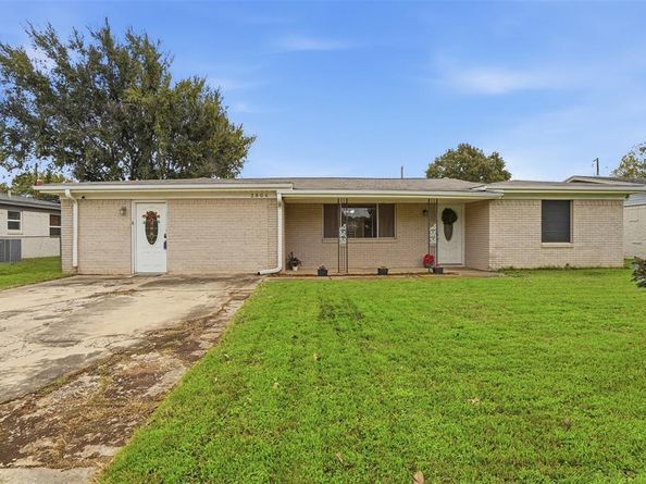 3904  Lakewood Drive , Lake Worth Texas 76135