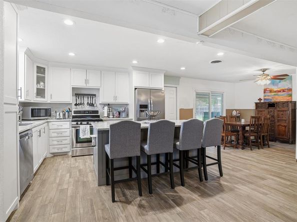 3904  Lakewood Drive , Lake Worth Texas 76135