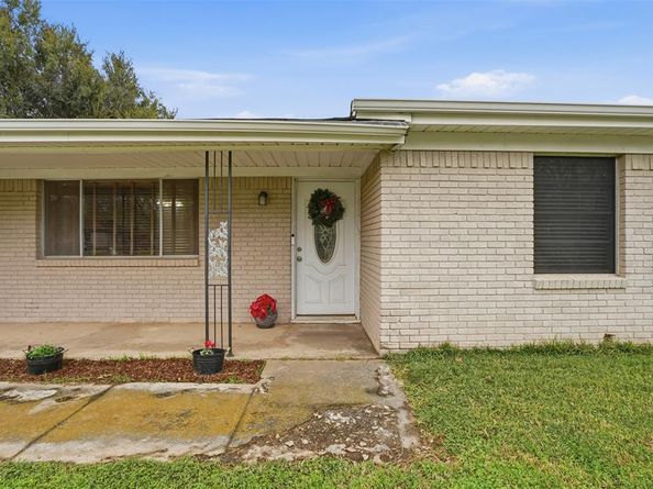 3904  Lakewood Drive , Lake Worth Texas 76135