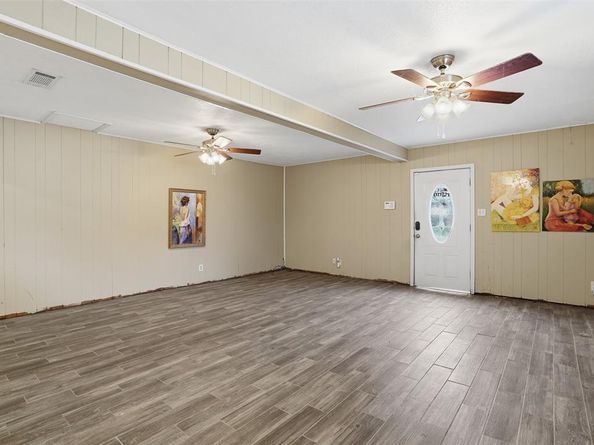 3904  Lakewood Drive , Lake Worth Texas 76135