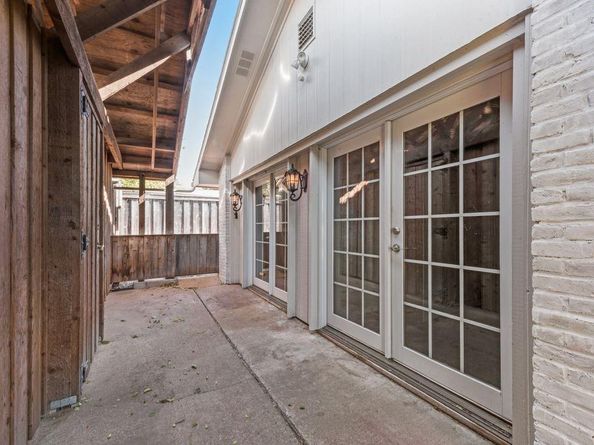 6639  Winterwood Lane , Dallas Texas 75248