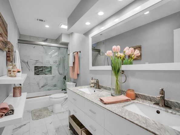 1002  Nottingham Drive , Carrollton Texas 75007