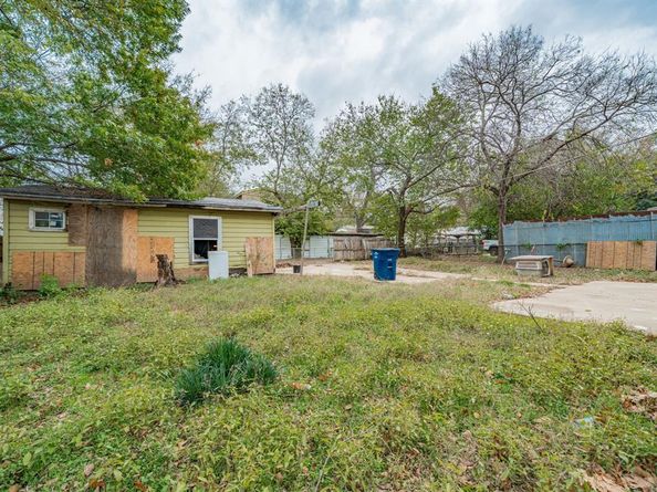 2426  Salerno Drive , Dallas Texas 75224