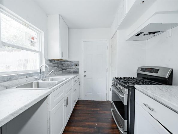 2426  Salerno Drive , Dallas Texas 75224