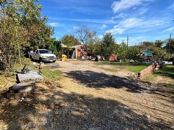 2577  22nd Street , Fort Worth Texas 76106