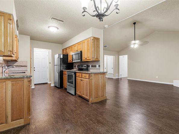 1245 N Knowles Drive , Saginaw Texas 76179