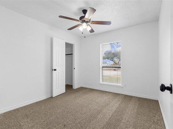 1245 N Knowles Drive , Saginaw Texas 76179