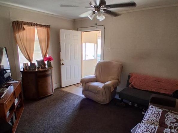 1015 E Morphy Street , Fort Worth Texas 76104