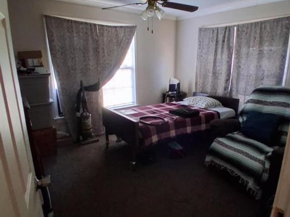 1015 E Morphy Street , Fort Worth Texas 76104