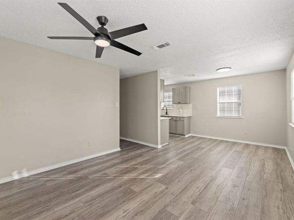 1503  Vermont Avenue , Dallas Texas 75216