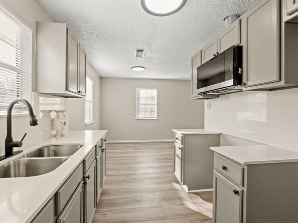 1503  Vermont Avenue , Dallas Texas 75216