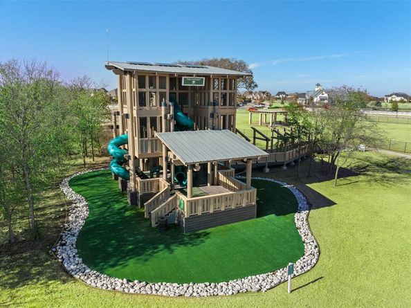 908  Bridle Path Parkway , Aubrey Texas 76227