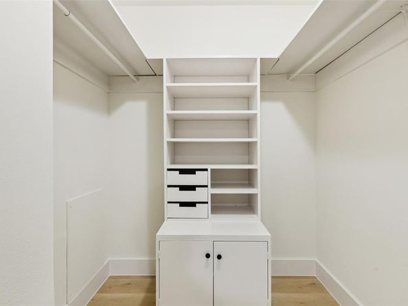 7506 W Northwest Highway  9, Dallas Texas 75225